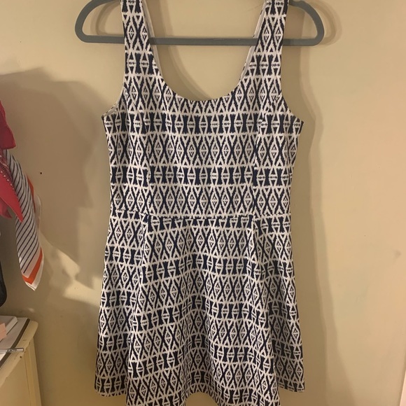 H&M Aztec print dress ⭐️ - Picture 7 of 9